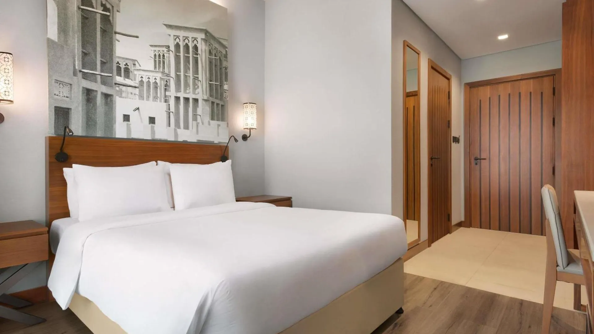 Ibis Styles Dubai Gold District Hotel 2*,